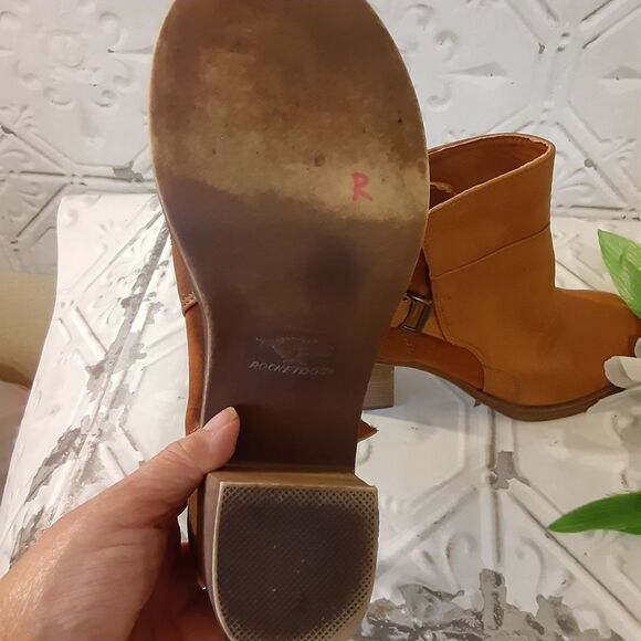 ROCKET DOG VINTANGE Y2K CHUCKY HEEL CAMEL COLOR BOOTIES SZ 6 - Picture 10 of 15